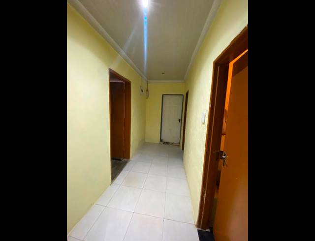 2 BEDROOM HOUSE FOR SALE IN TSAKANE EXT 5